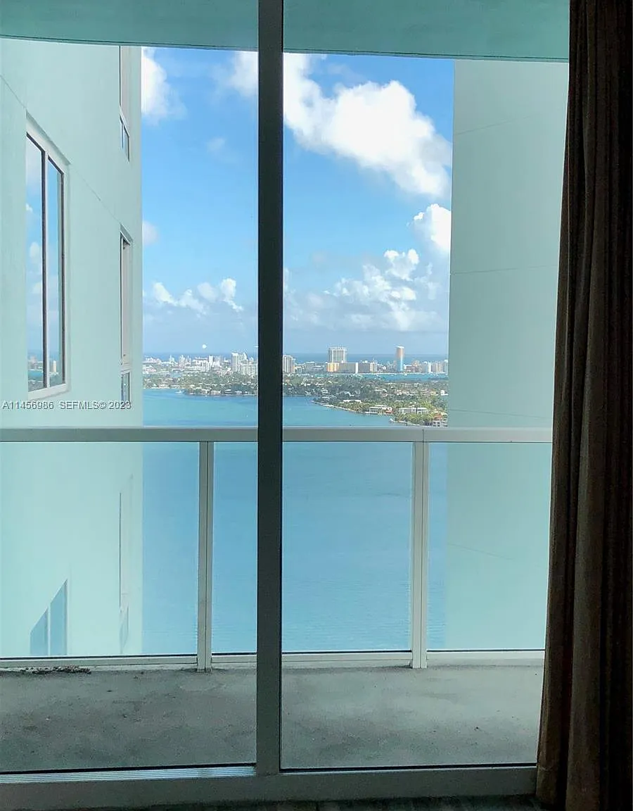 Studio, 594 sqft, $2,200 — Photo 2