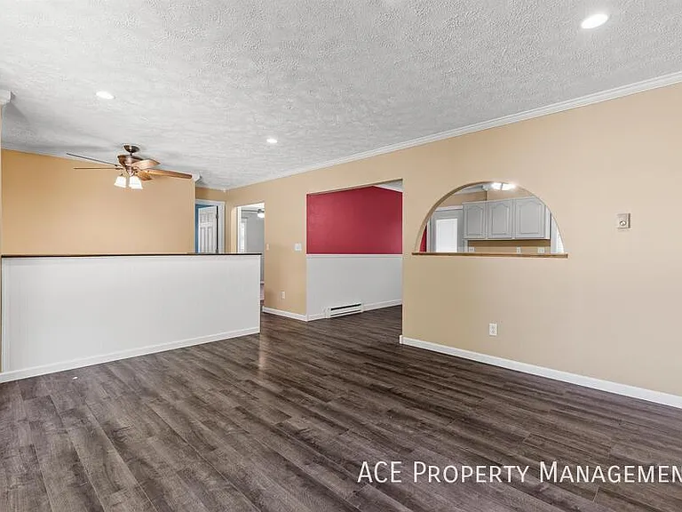 4430 Steeler Ln — Photo 6