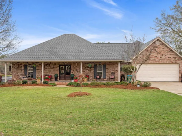 15 Clay Dr, Petal, MS 39465
