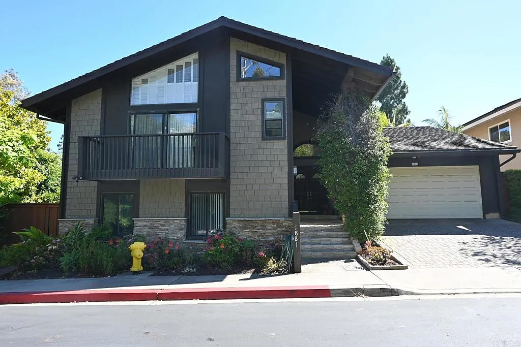 5 bed, 3.5 bath, 2574 sqft, $9,250 — Photo 4