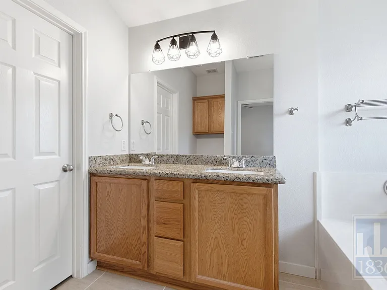 11216 Crazy Well Dr — Photo 18