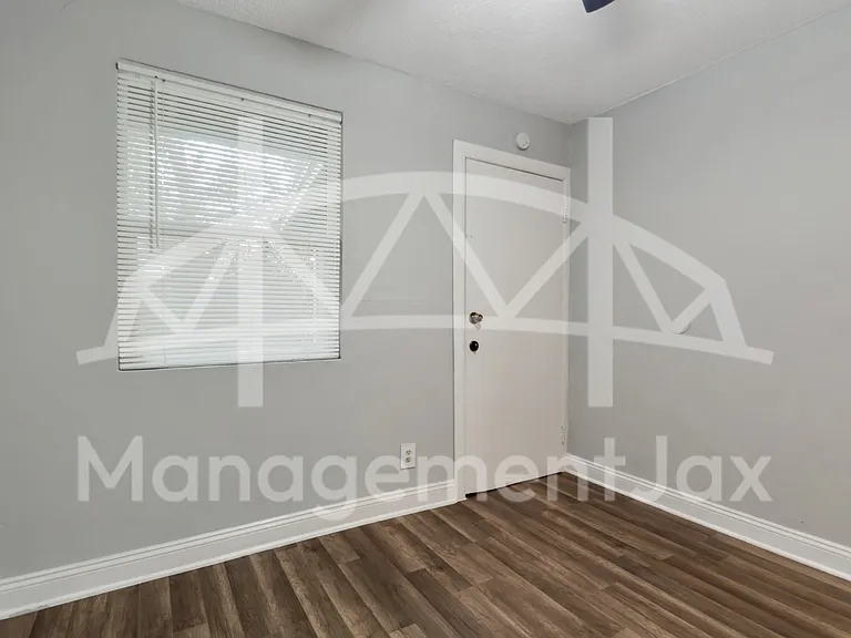 4417 Ken Knight Dr N — Photo 2