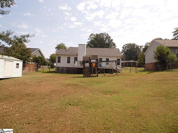 5th image of 21 Hastings Cir