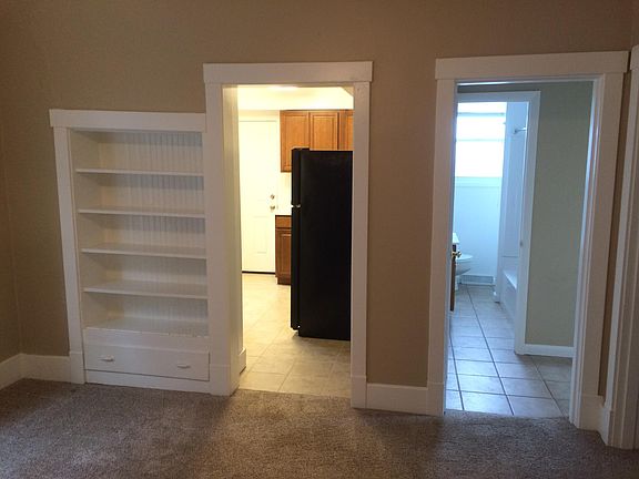 Dining room w/built in shelf