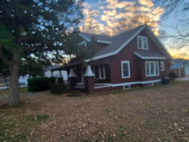219 N Grant St, Smith Center, KS 66967 | Zillow