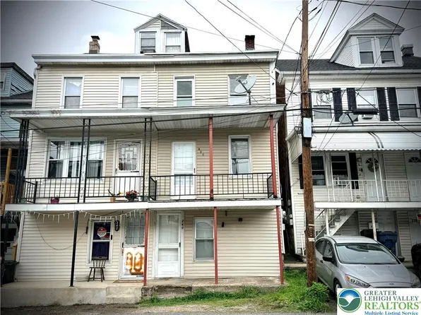 240 Valley St, New Philadelphia, PA 17959