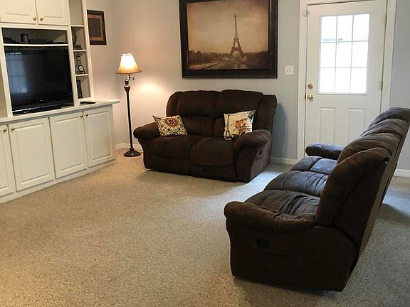 5th image of 608 Lucky Leaf Dr