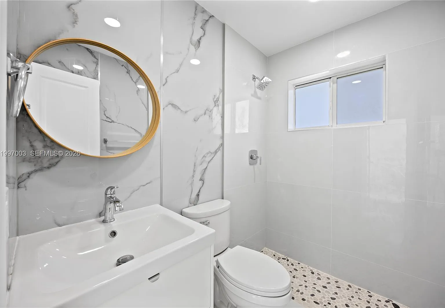 4 bed, 2.0 bath, $3,200 — Photo 4