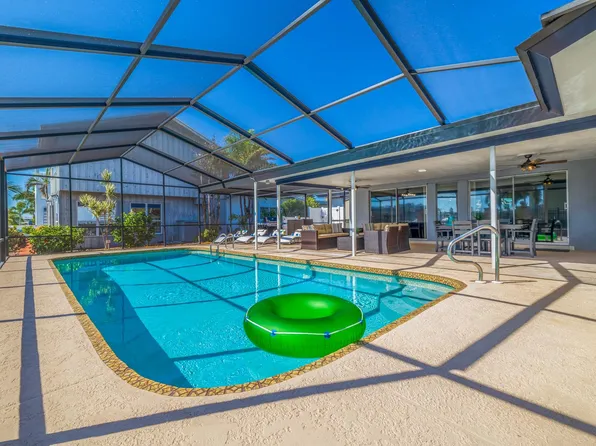 425 3rd Ave N, Tierra Verde, FL 33715