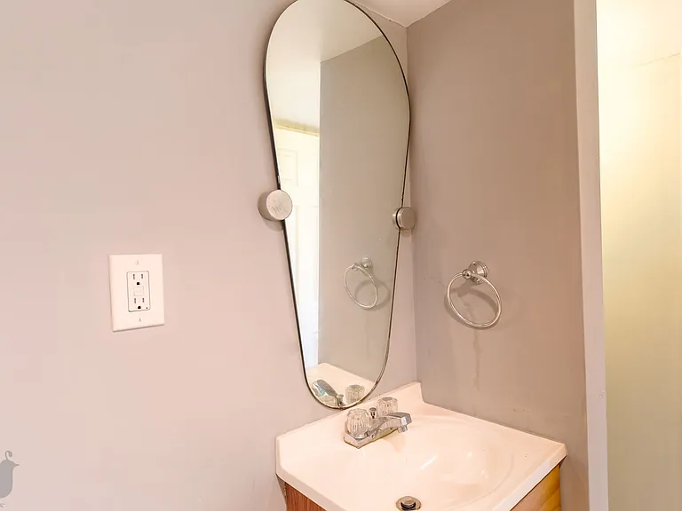 742 Harvard St NW — Photo 33