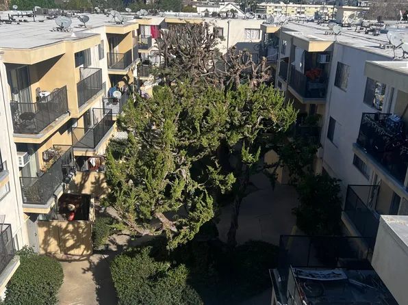 Lennox Lanai Apartments