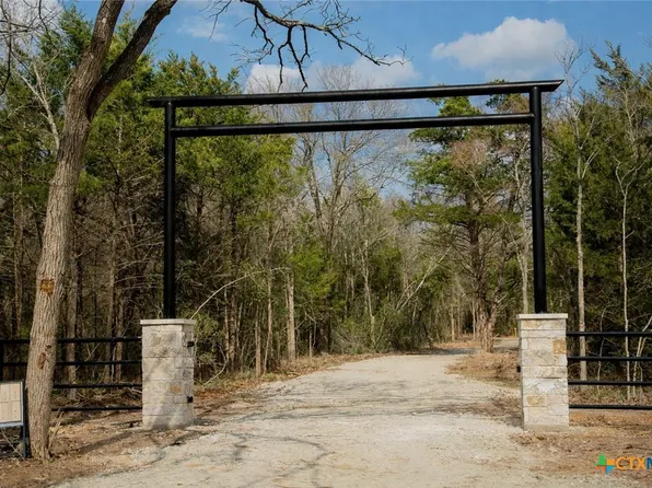 12344 Red Hill Rd, Hearne, TX 77859