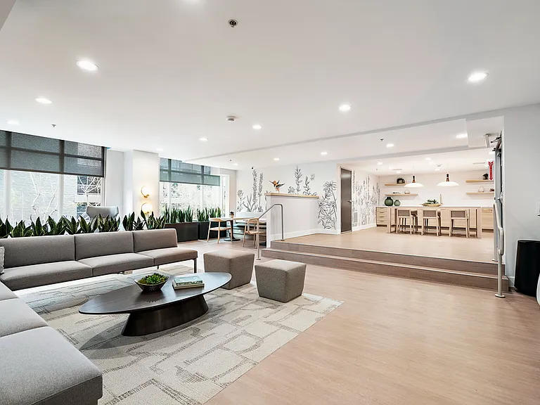 Vantage Pointe — Photo 23