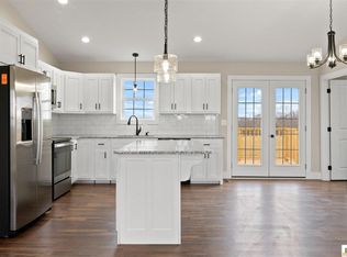 692 Willie Groce Rd, Glasgow, KY 42141