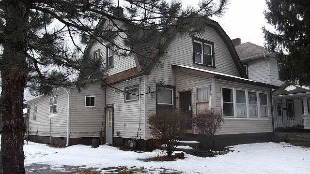 901 Roache St photo 1