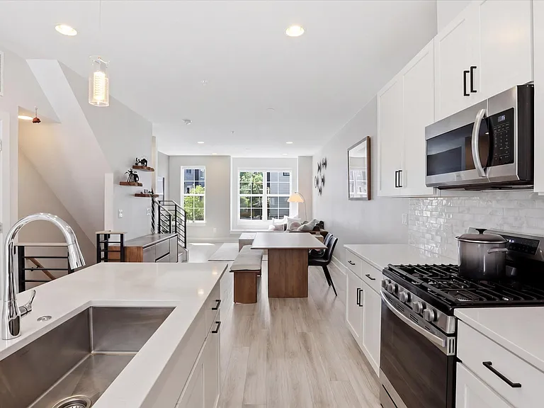 7356 Blade Dr — Photo 12