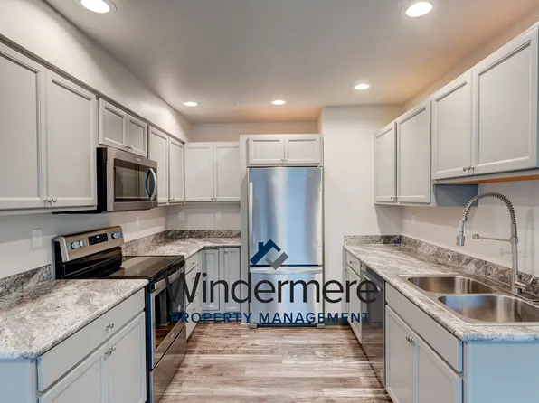 1651 SW Mulberry Pl #E101, Oak Harbor, WA 98277