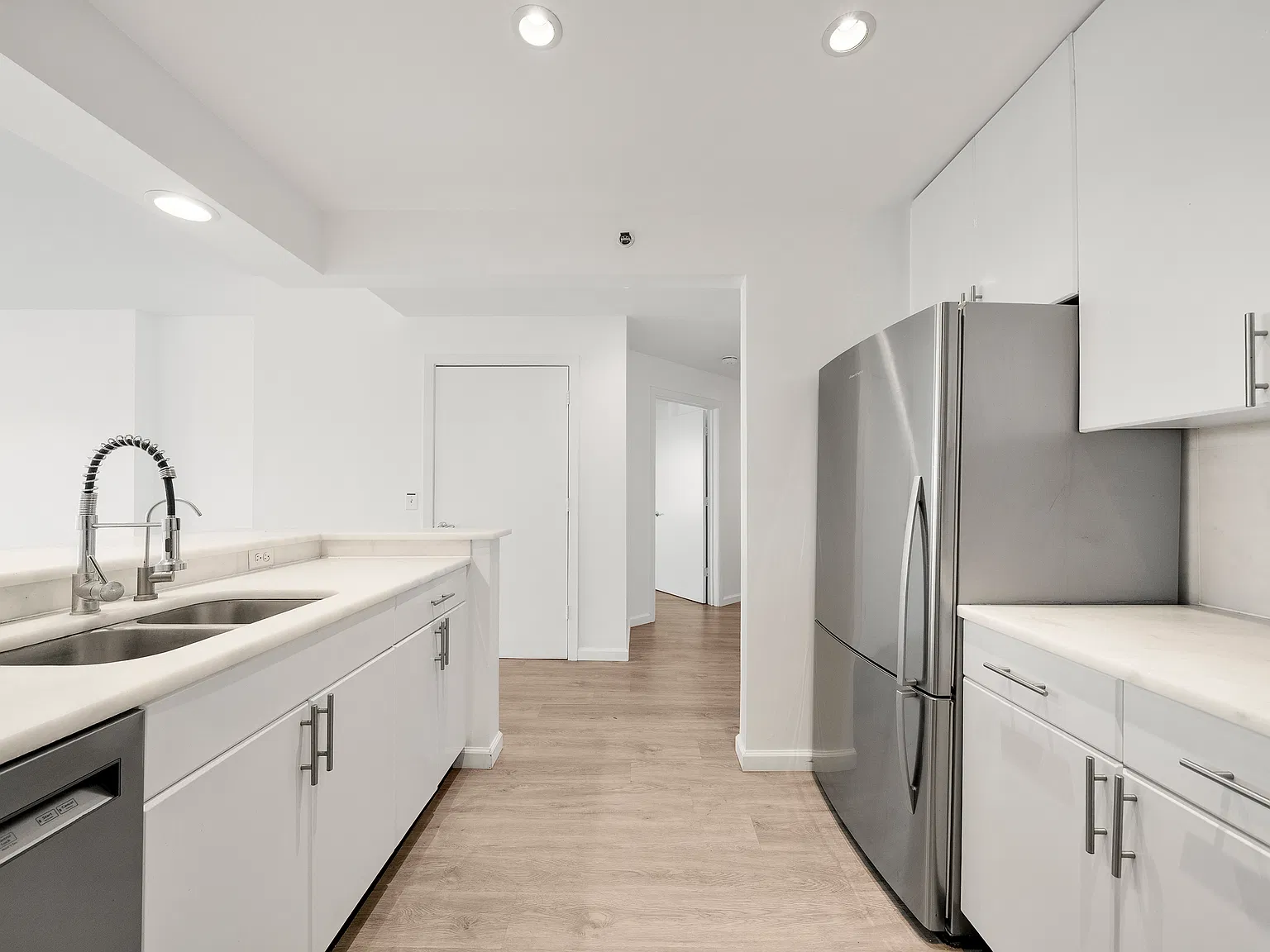 2 bed, 1329 sqft, $3,800 — Photo 3