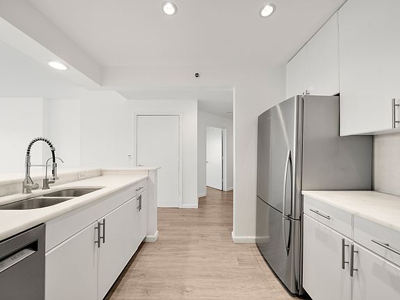 3rd image of 3218 City Pl