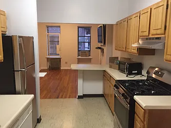 Rented by Metroline Realty