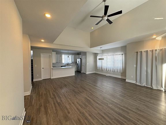 4th image of 1108 W Summit St