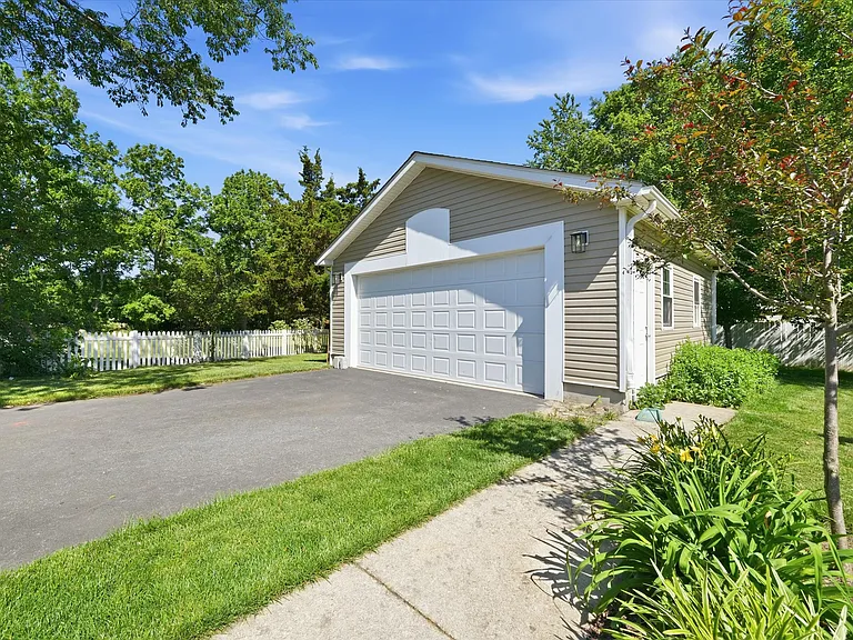 5 Comet Ct — Photo 30