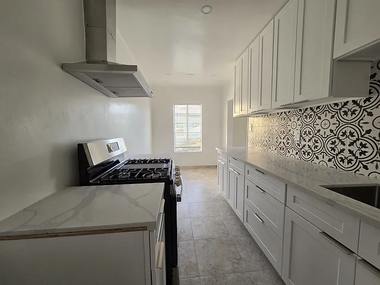 1213 S La Cienega Blvd #C — Photo 8