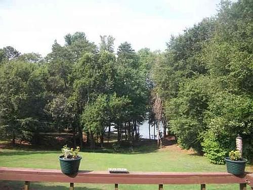 3rd image of 4801 Great Oaks Dr
