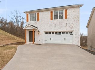 901 Walhalla Ct, Roanoke, VA 24019