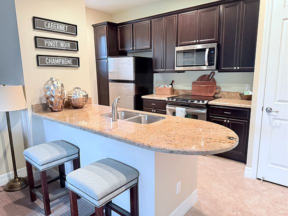 3rd image of 2683 Sunbury Dr