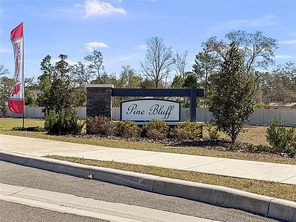 2nd image of 4391 Sutherland St