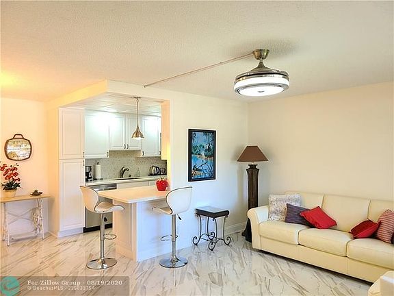 3rd image of 1158 Cambridge #1158-G