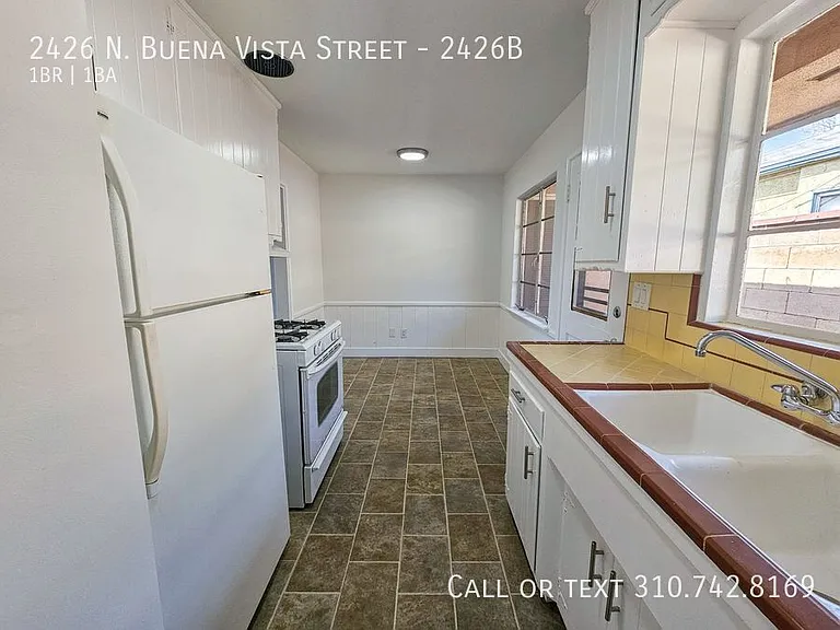2426 N Buena Vista St #2426B — Photo 10