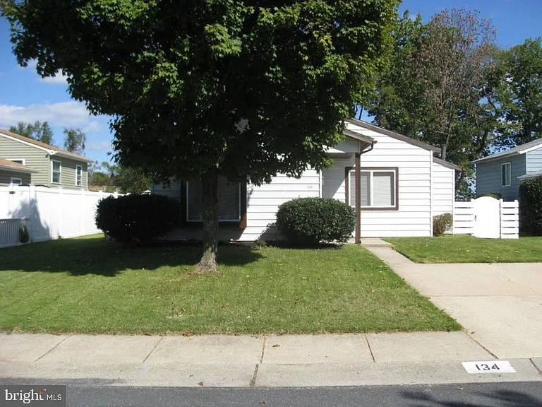 134 Harvest Rd — Photo 2