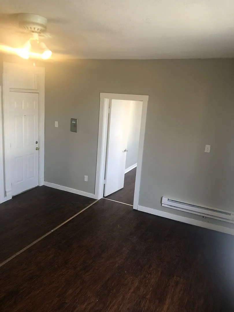 452 S. Main St. — Photo 4