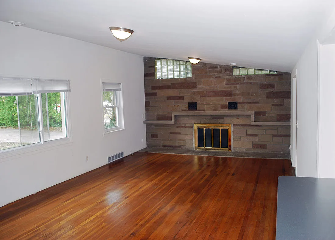 5 Bed, 2 Bath House - Haven on Hunter — Photo 4