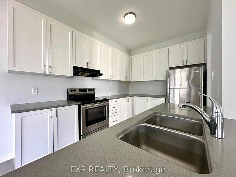 823 Regulus Rdg — Photo 8