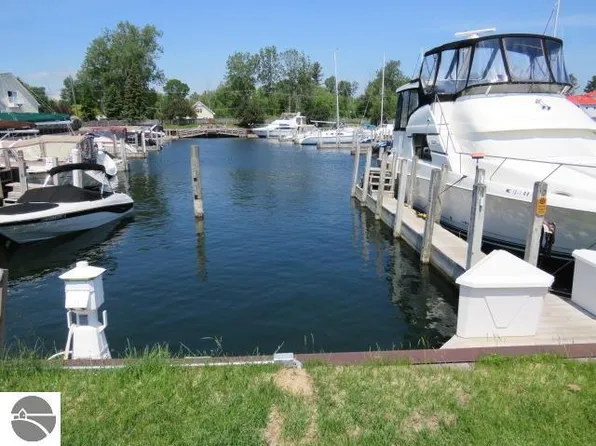 939 W Lake St, Tawas City, MI 48763