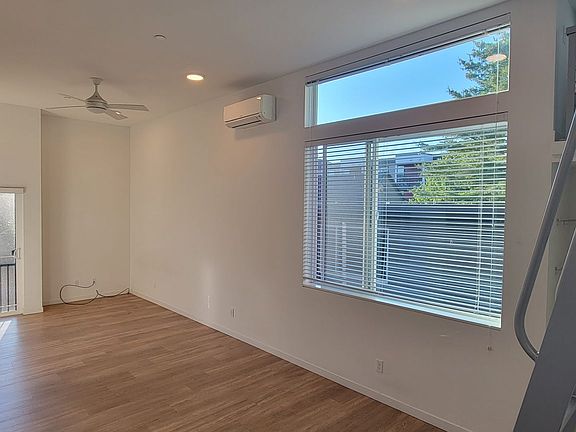 3rd image of 1714 14th Ave Unit 201