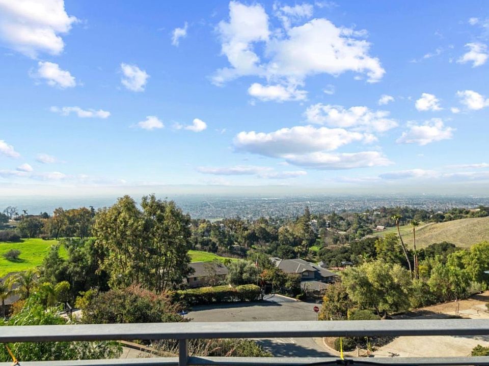 2nd image of 10116 Vista Valle Ct
