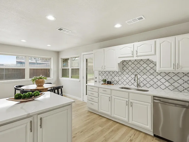 3716 Sweetbriar Ln — Photo 20