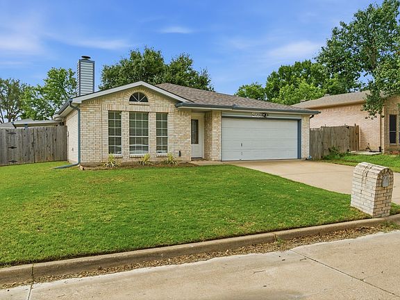 2nd image of 4020 Staghorn Cir N