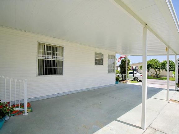 4th image of 18 Edinburgh Dr