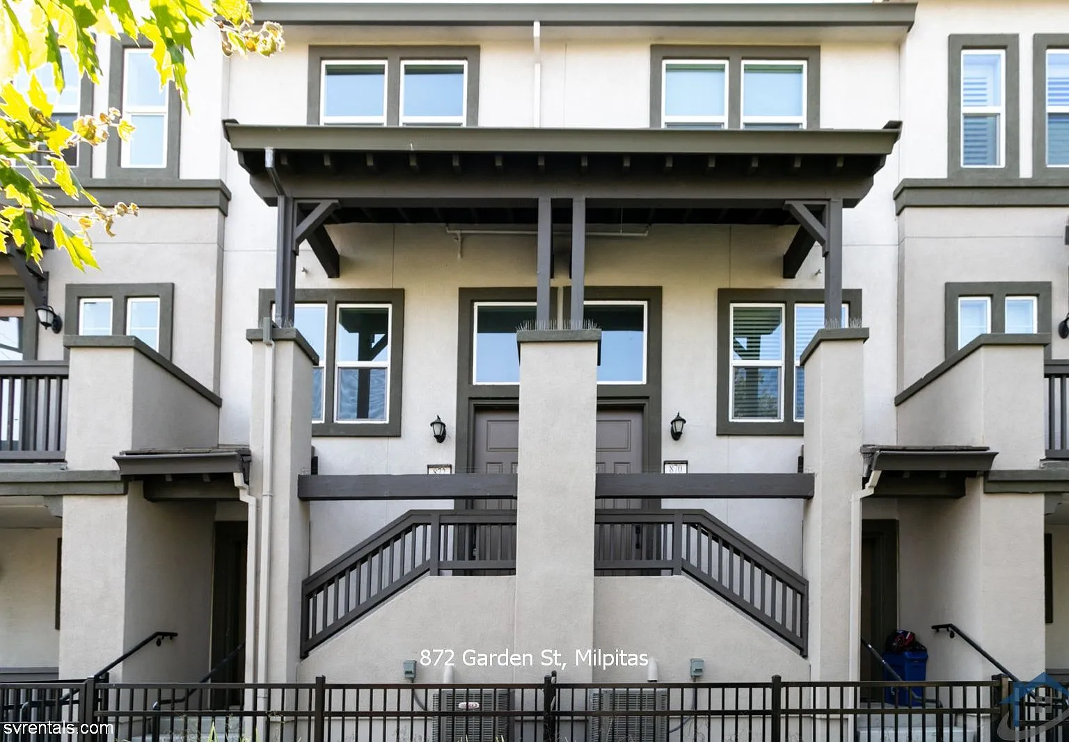 2 bed, 1.5 bath, 910 sqft, $3,450 — Photo 3