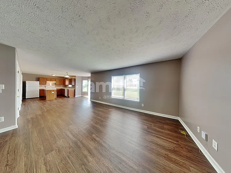787 Tulip Ln — Photo 8