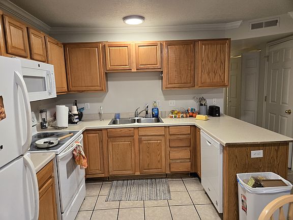 2nd image of 583 N University Ave APT 214