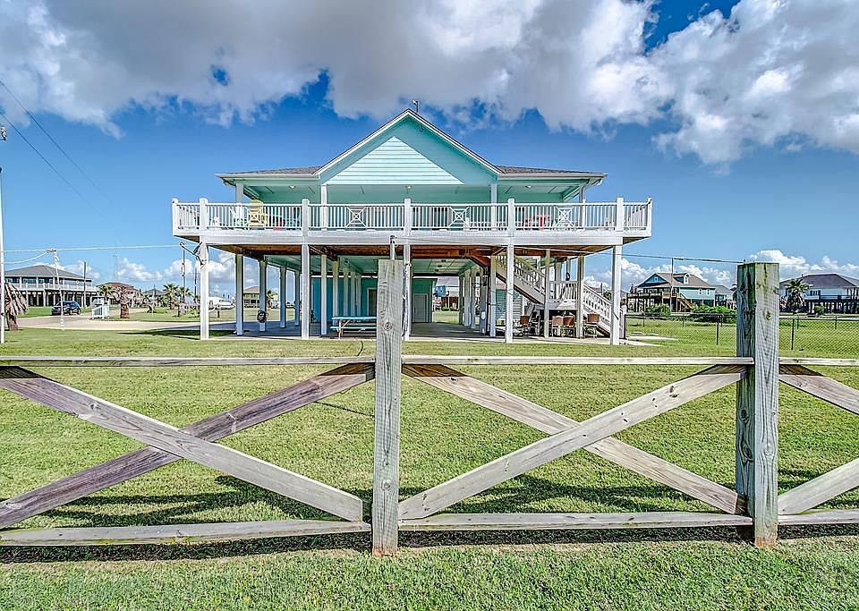 1st image of 926 Surfside Dr #31