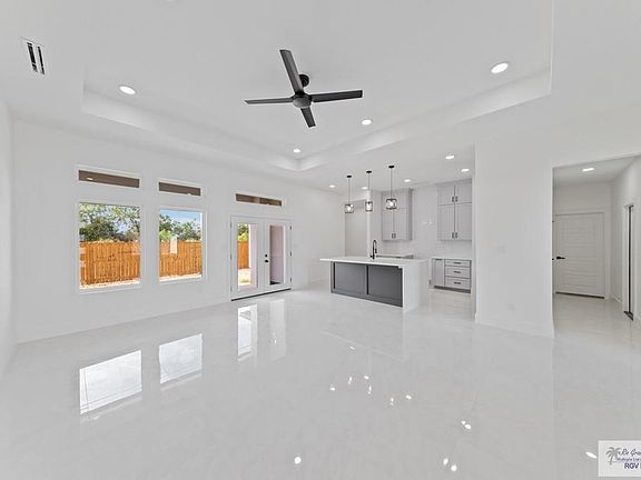 5th image of 4527 River Oak Cir
