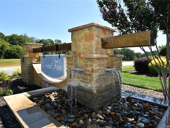 3rd image of 2179 Spring Wind Rd