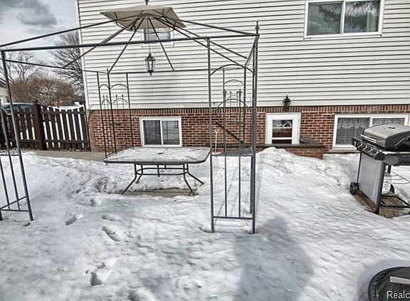 3rd image of 32225 Meadowbrook St